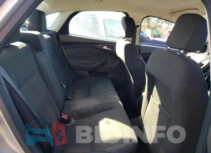 1FADP3F2XJL214247 Photo# 10