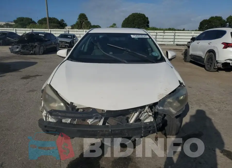 2T1BURHE2GC625274 Photo# 5