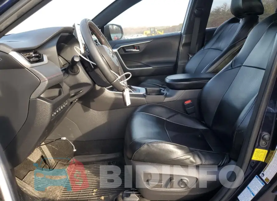 JTMFB3FV2MD040247 Photo# 7
