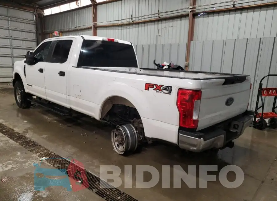 1FT7W2BTXKEC82881 Photo# 2