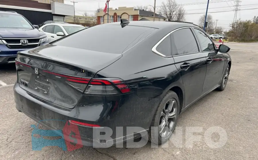 1HGCY1F35PA800683 Photo# 4