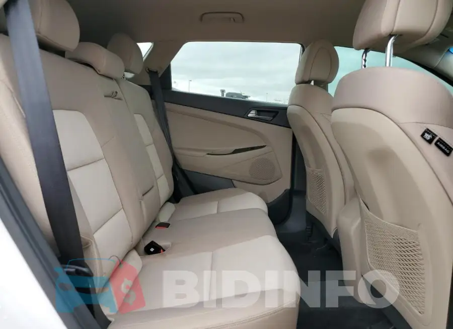KM8J33A28GU165094 Photo# 11