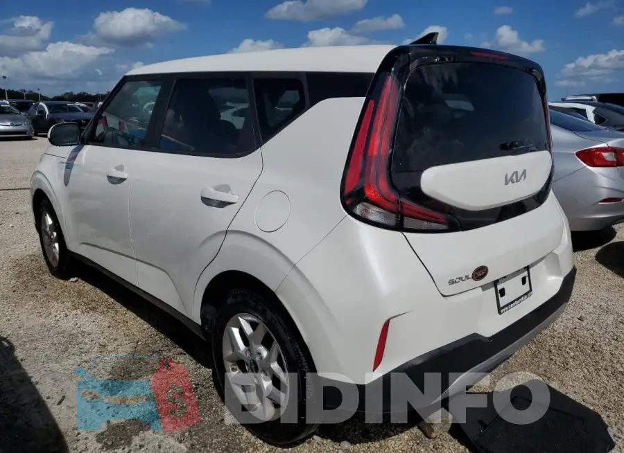 KNDJ23AU3R7911509 Photo# 2
