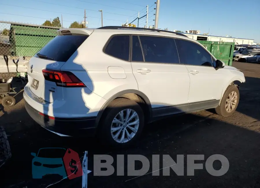 3VV0B7AX2JM078570 Photo# 3