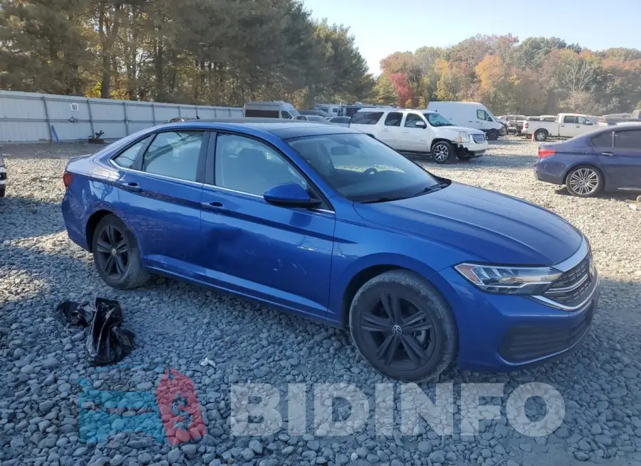 3VW7M7BU4NM015839 Photo# 4