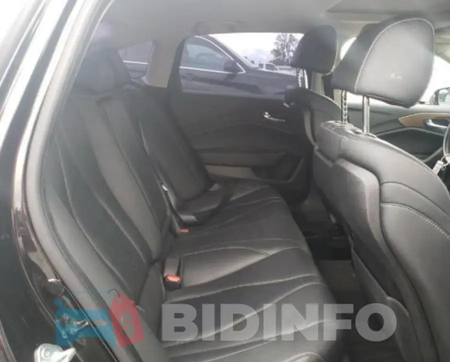19UUB6F49MA009998 Photo# 6