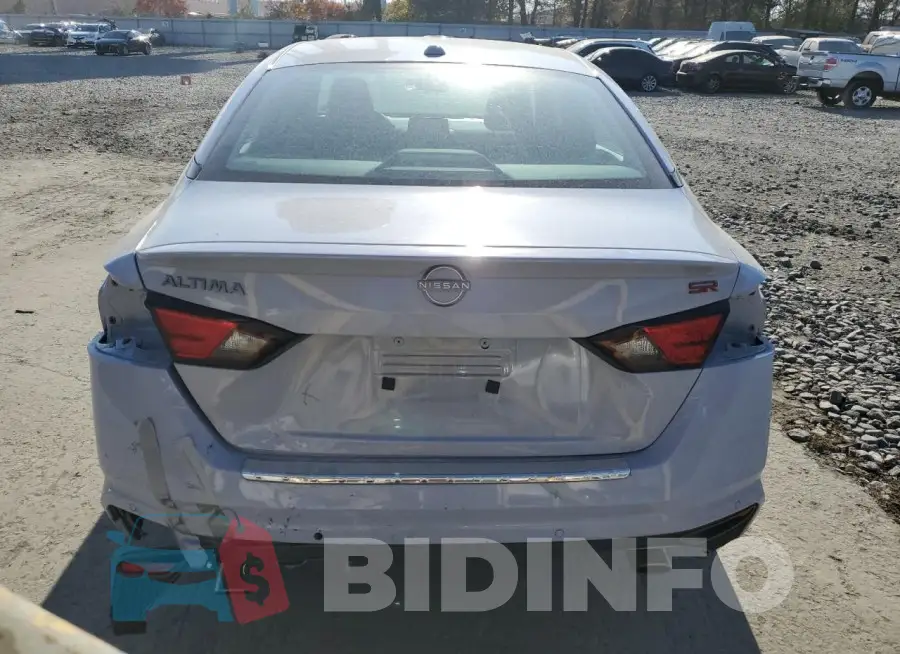 1N4BL4CV3PN413001 Photo# 6