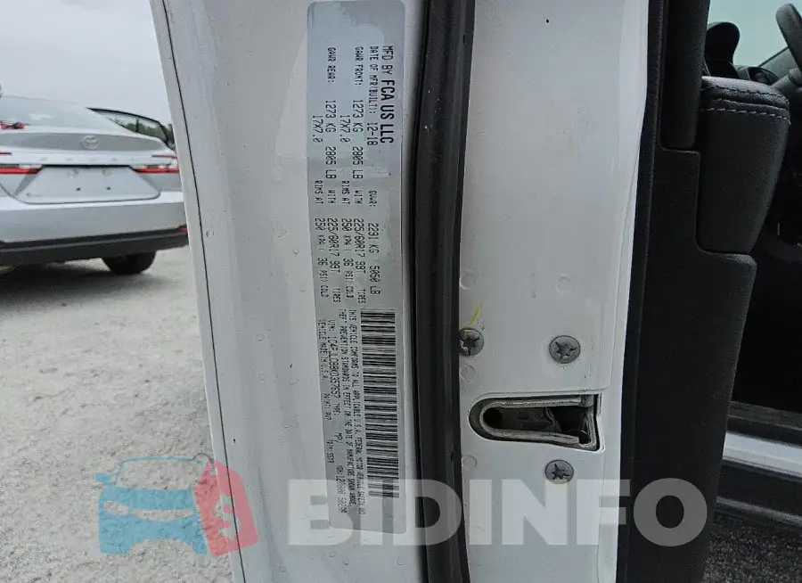 1C4PJLCB8KD357657 Photo# 13