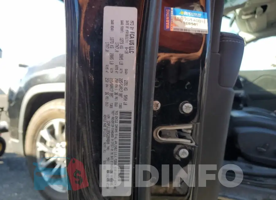 1C4PJLLB5KD284800 Photo# 13