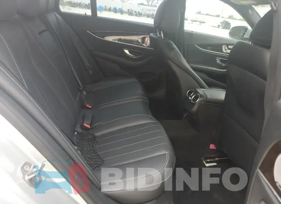 WDDZF4JB6HA117882 Photo# 10