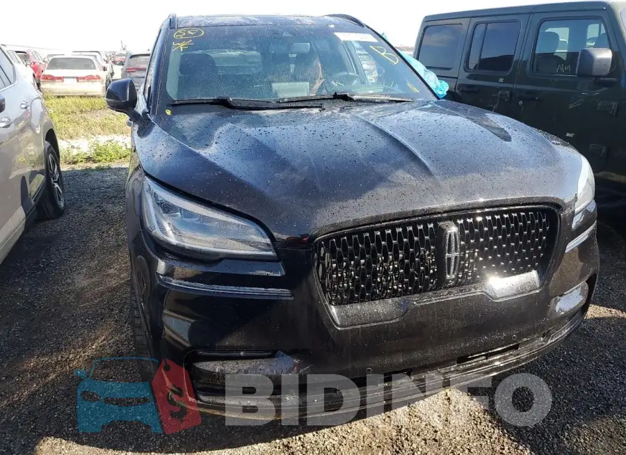 5LM5J7WCXPGL12043 Photo# 5