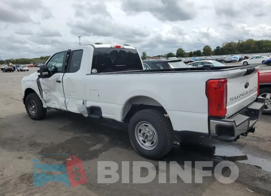 1FT7X2AA8PED43438 Photo# 2