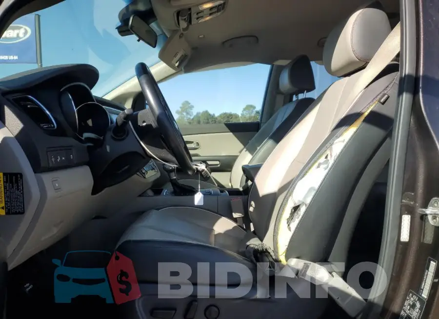 KNDMB5C1XJ6373512 Photo# 7