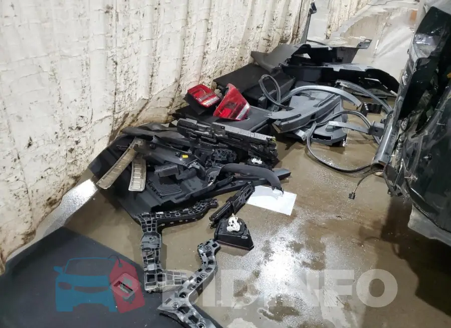 1V2GR2CA8KC601161 Photo# 13