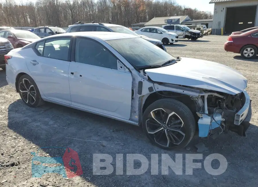 1N4BL4CV1PN388440 Photo# 4