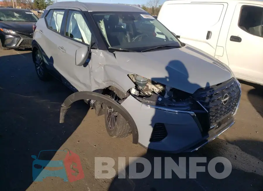 3N1CP5CV3PL480354 Photo# 4