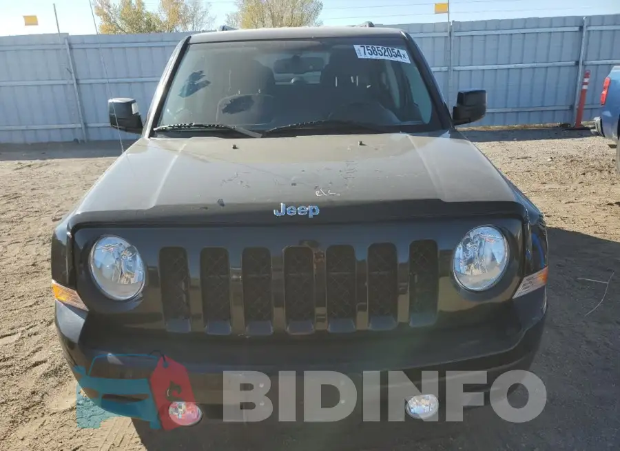 1C4NJRFB4GD759625 Photo# 5