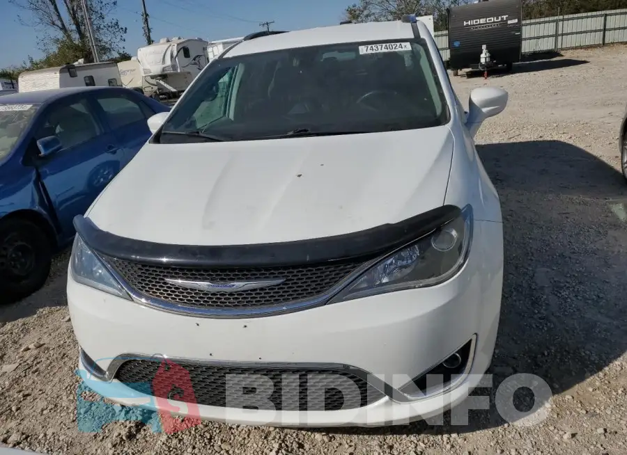 2C4RC1EG6HR759568 Photo# 5