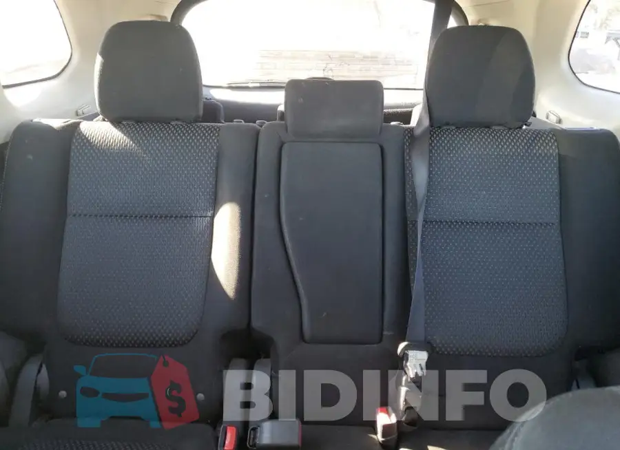 JA4AD3A31JZ041344 Photo# 10