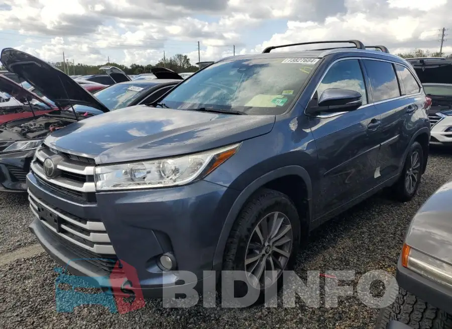 5TDJZRFH4JS812475 Photo# 1
