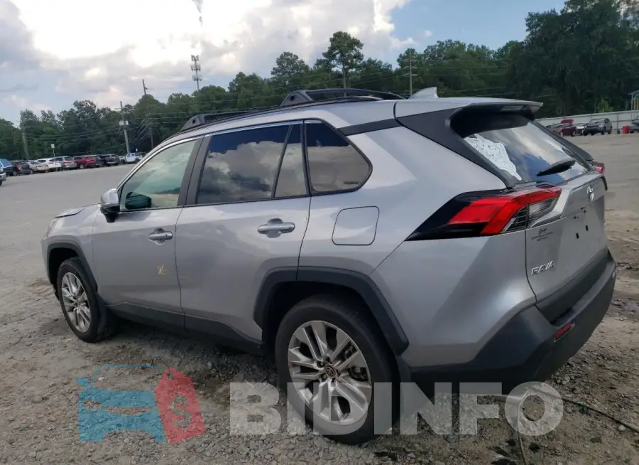 2T3C1RFV1RC282614 Photo# 2