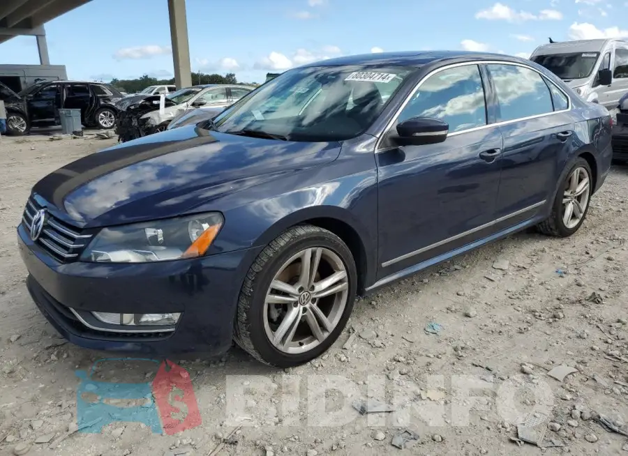 1VWBS7A3XFC044886 Photo# 1