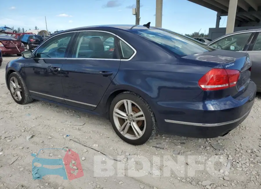 1VWBS7A3XFC044886 Photo# 2