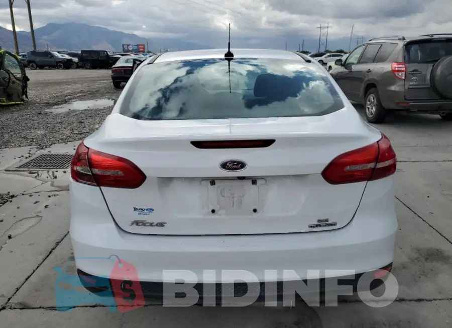 1FADP3F27GL379777 Photo# 6