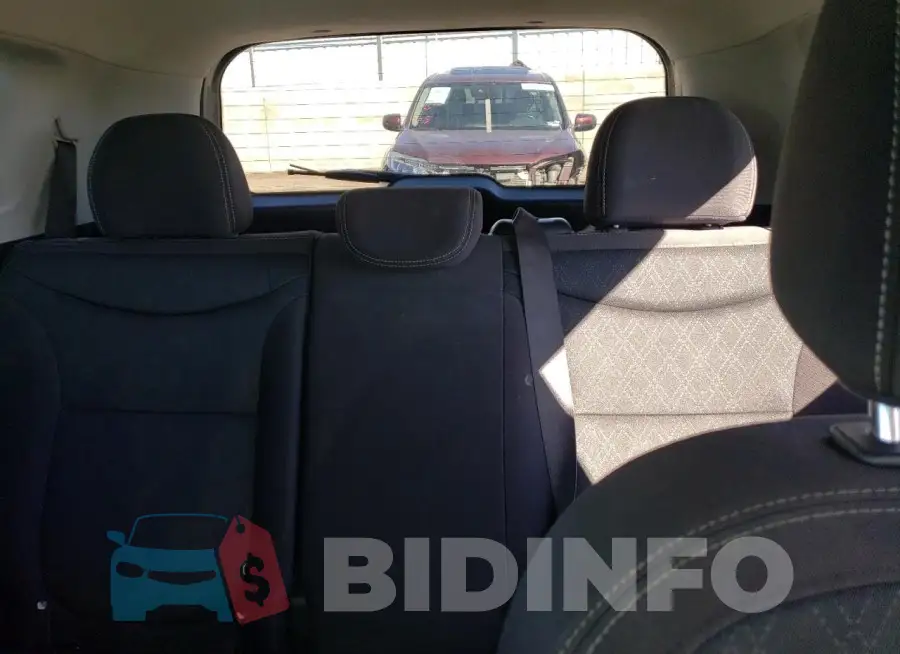 KNDJN2A2XJ7579931 Photo# 10