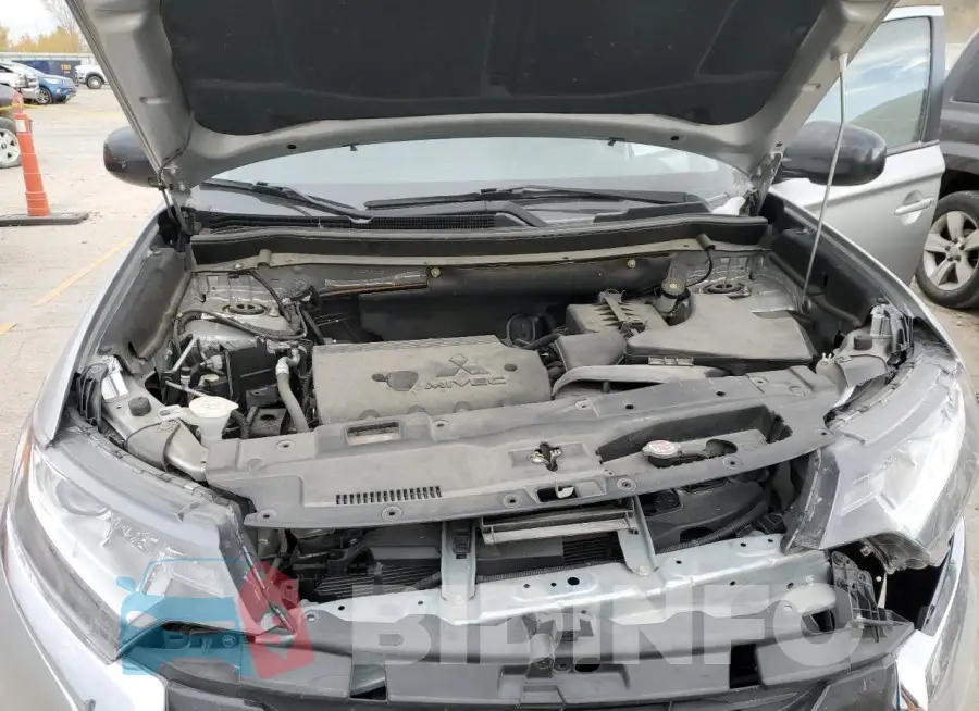 JA4AD2A35JZ058738 Photo# 11