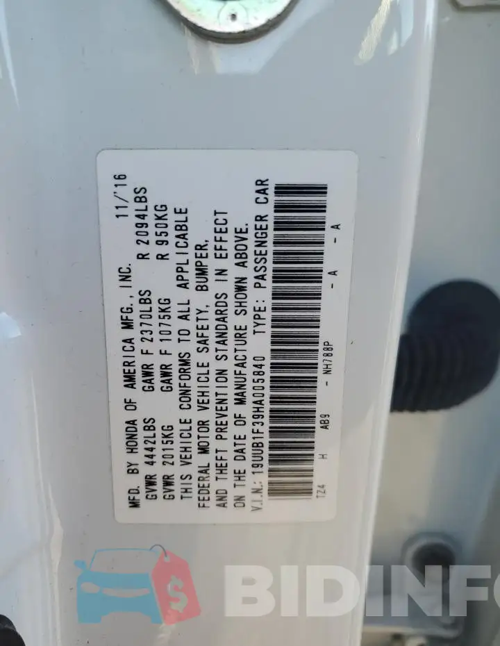 19UUB1F39HA005840 Photo# 12