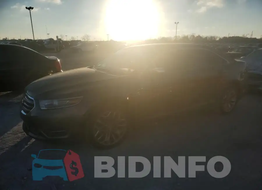 1FAHP2F82FG135526 Photo# 1