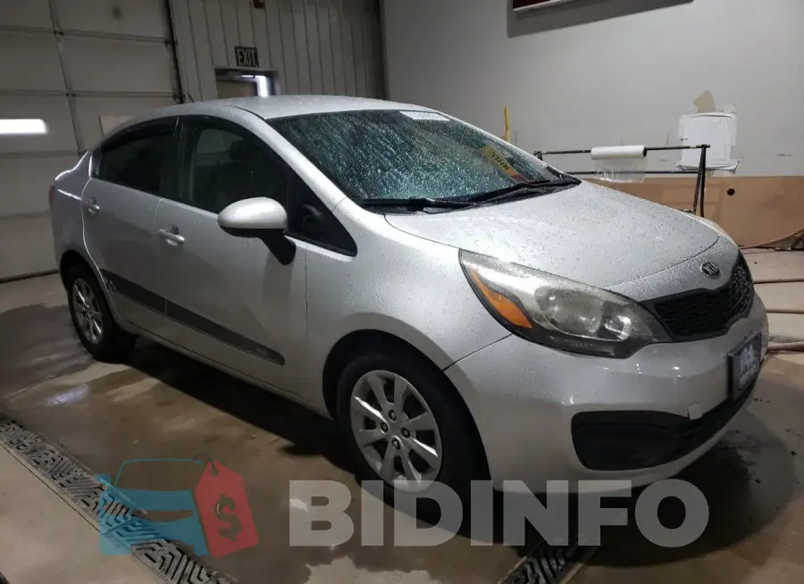 KNADM4A30F6483630 Photo# 4
