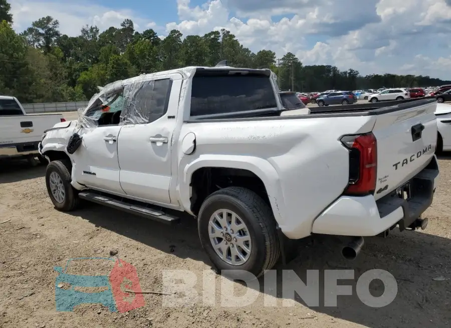 3TYLB5JN6RT008147 Photo# 2