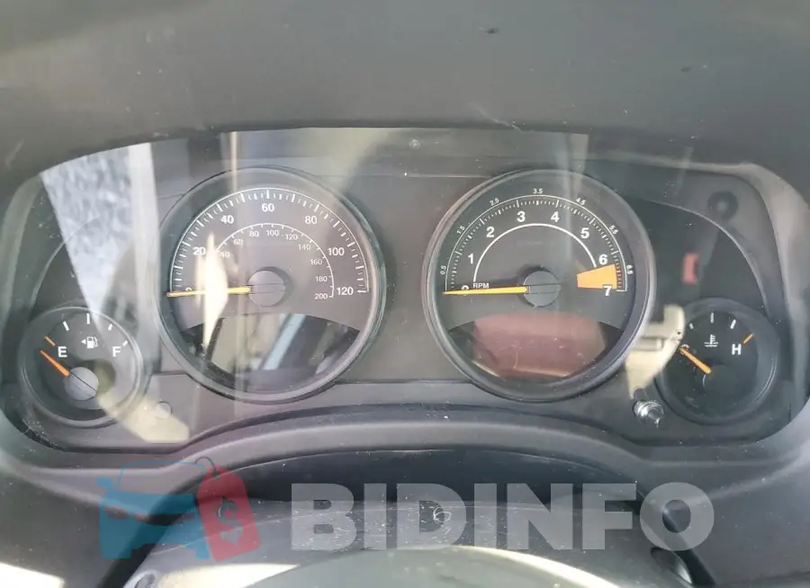 1C4NJPBBXHD141575 Photo# 9