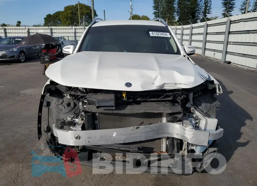 W1N4M4GB2MW138302 Photo# 5
