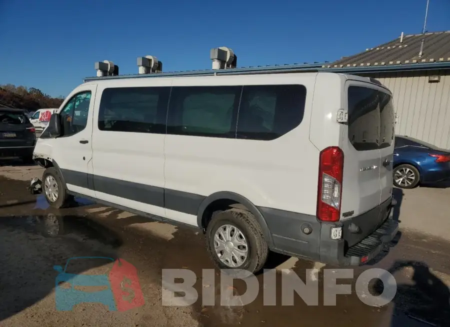 1FBZX2YM3GKB32338 Photo# 2