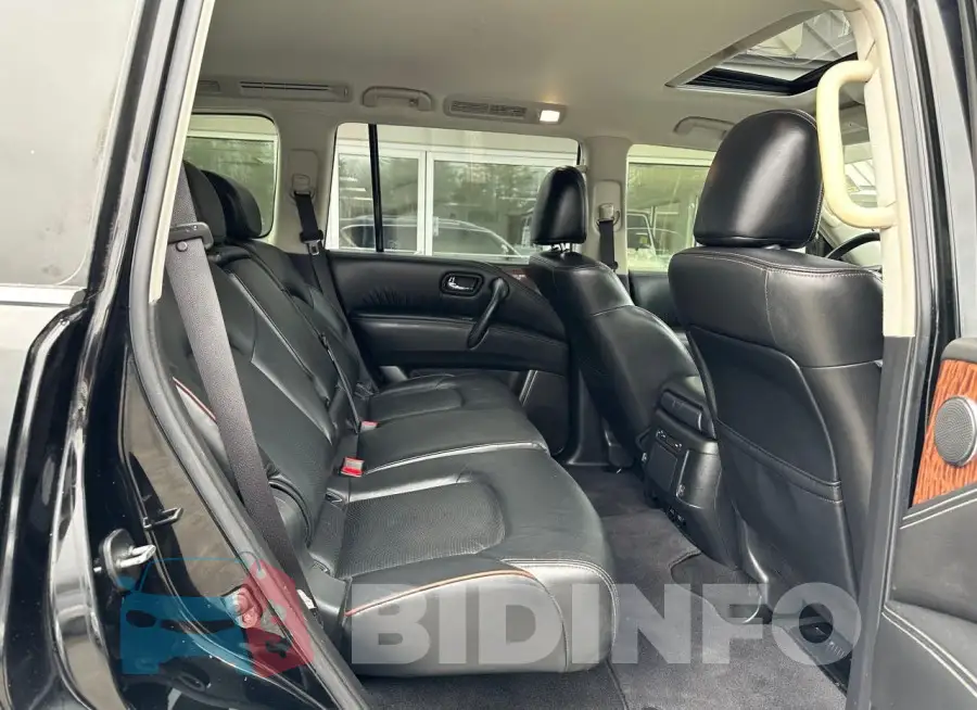 JN8AY2NC4K9582893 Photo# 6