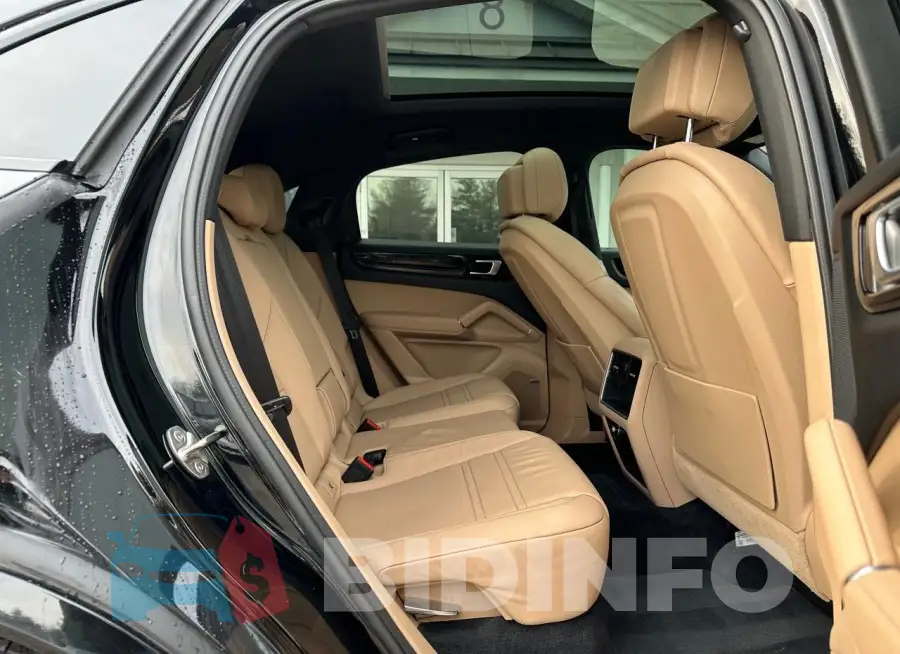 WP1BA2AY5MDA40948 Photo# 6
