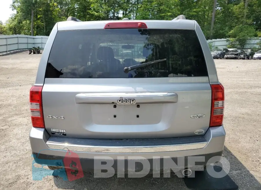 1C4NJRFB6GD511103 Photo# 6