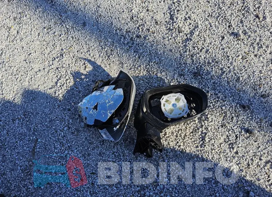 4T1C31AK6PU056775 Photo# 12