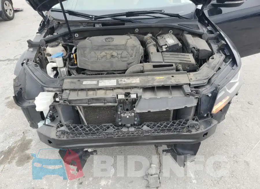 1VWLA7A38KC013511 Photo# 11