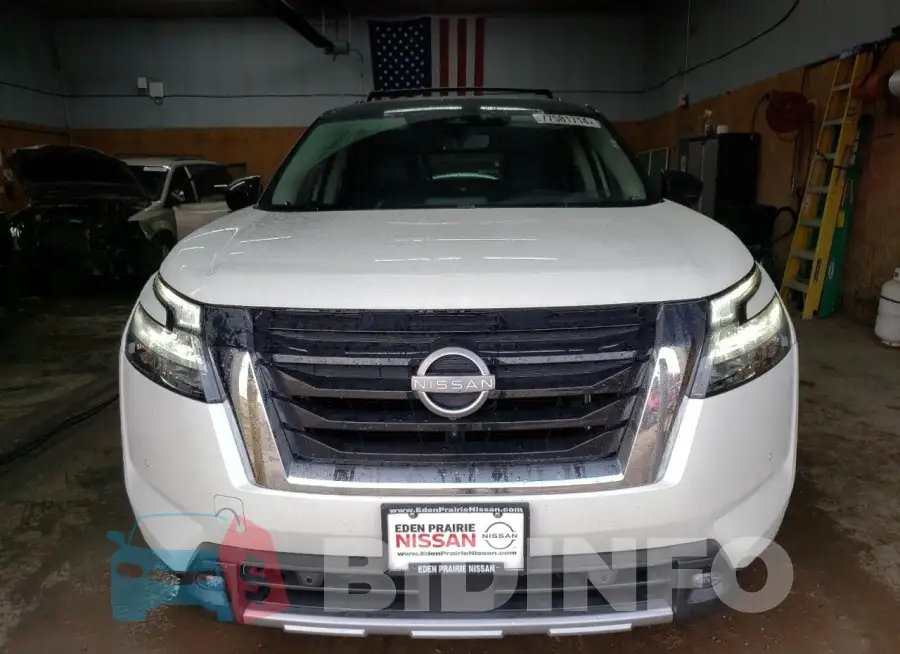 5N1DR3CDXPC218457 Photo# 5