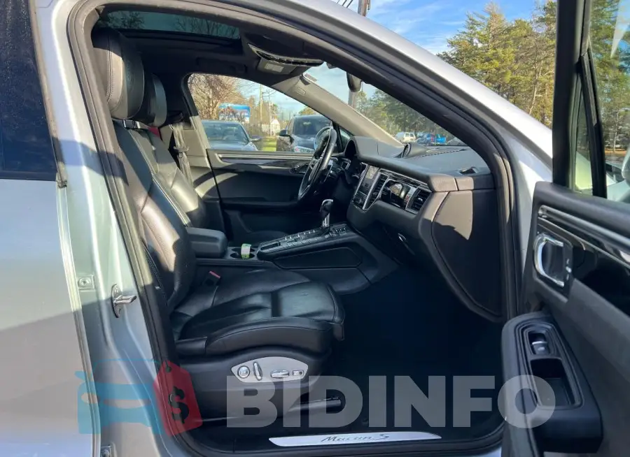 WP1AB2A57JLB32997 Photo# 5
