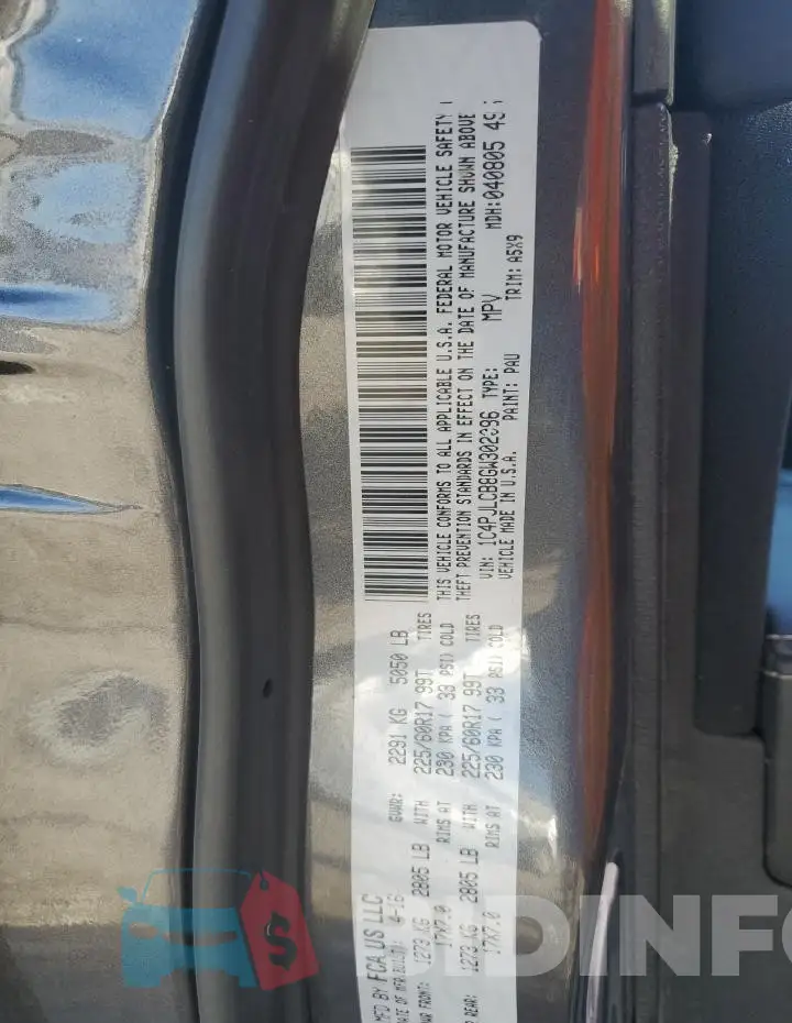 1C4PJLCB8GW302086 Photo# 13