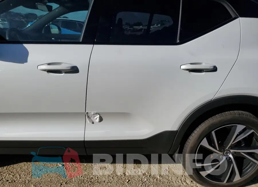 YV4162UM7M2468374 Photo# 13