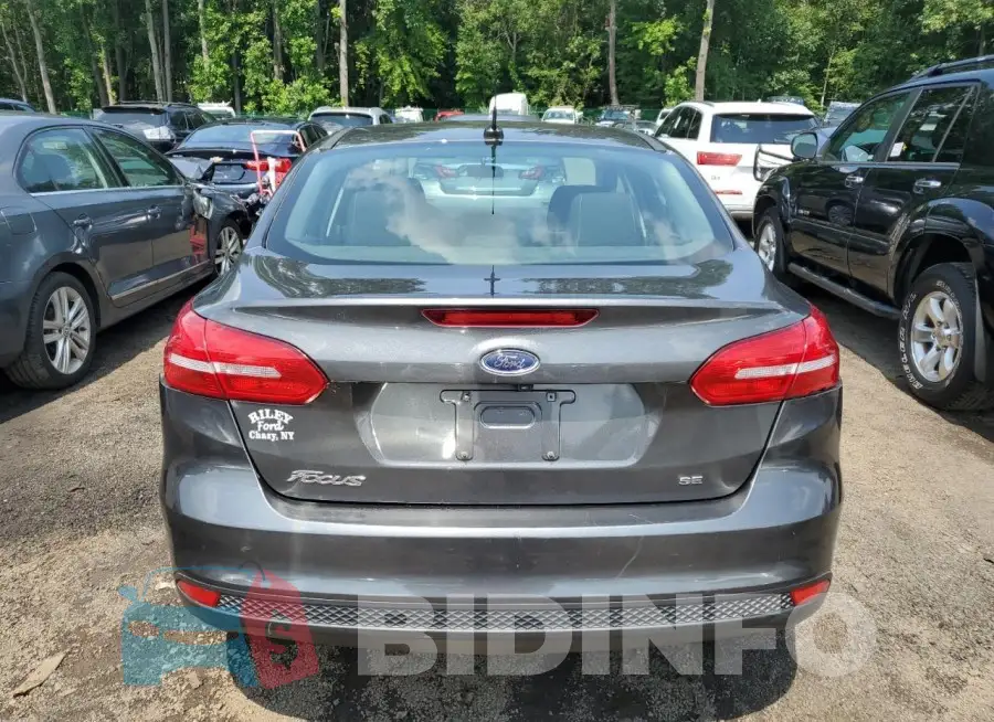 1FADP3F23JL274371 Photo# 6