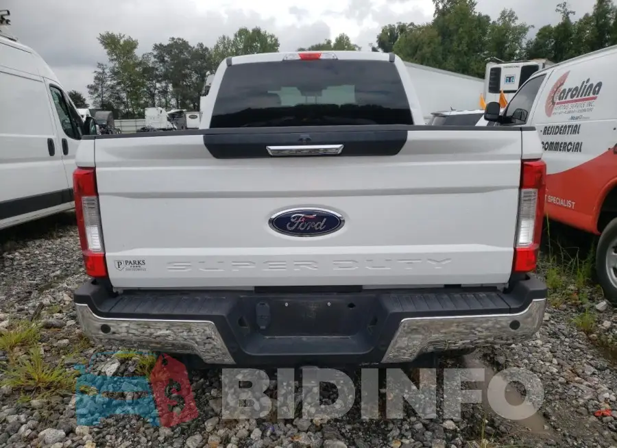 1FT7W2BT2JEB47005 Photo# 6