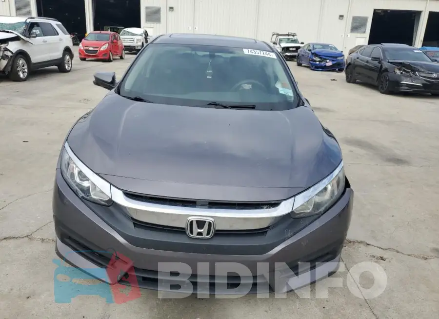 19XFC2F70HE066827 Photo# 5
