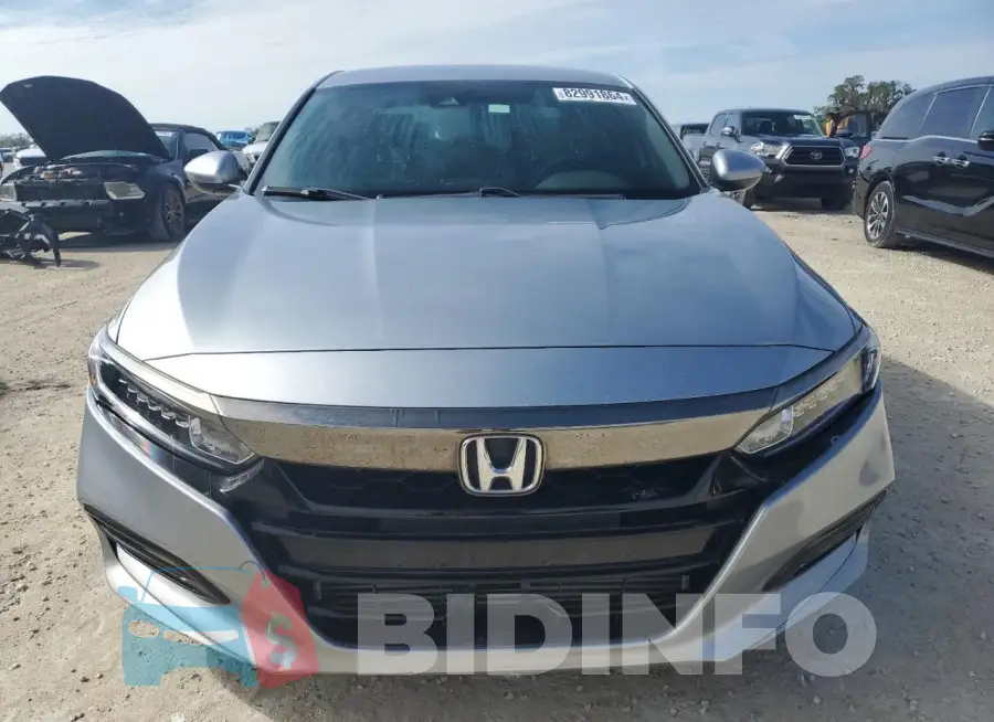 1HGCV1F33KA172852 Photo# 5
